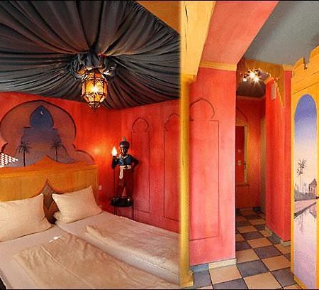 Knopf Und Knopf Erlebniswelt Hotell Warthausen Rum bild