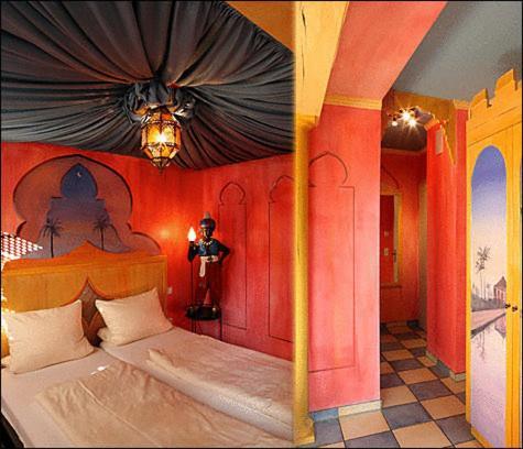 Knopf Und Knopf Erlebniswelt Hotell Warthausen Rum bild